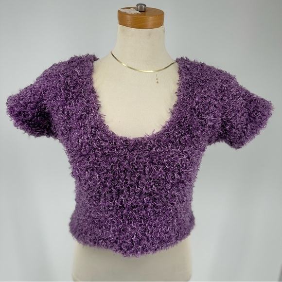 Ellemeno Vintage Y2K 90s Bratz Fuzzy Purple Short Sleeve Crop Top - Picture 1 of 4